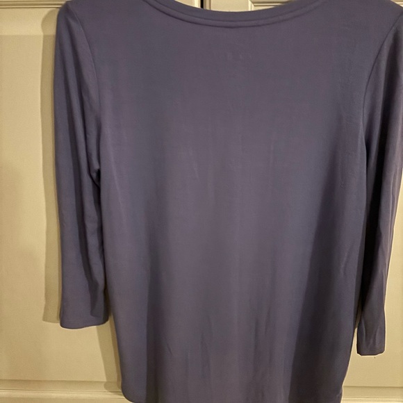 Tahari lavender top. Size PS   25” long and 16. “ pit‎ to pit. - Picture 4 of 7